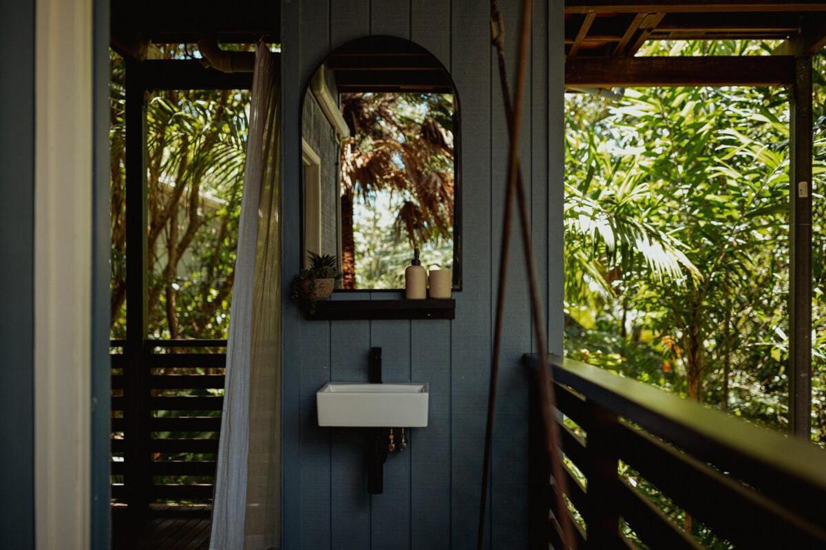 Reinwood Retreat - A Nestled In The Treetops Of A Rainforest