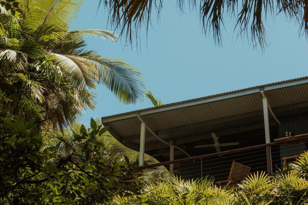 Holiday home Reinwood Retreat - A Nestled In The Treetops Of A Rainforest Trinity Beach