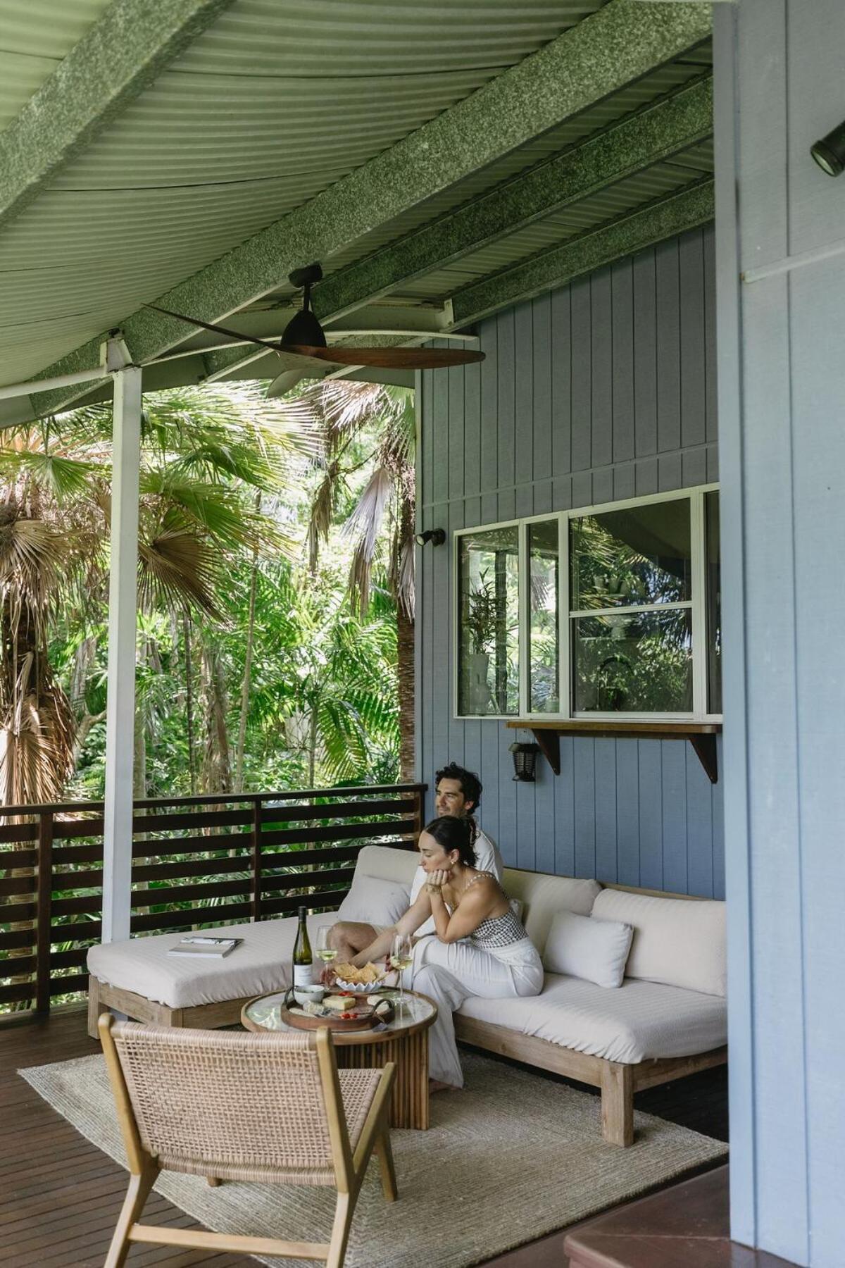Reinwood Retreat - A Nestled In The Treetops Of A Rainforest Trinity Beach