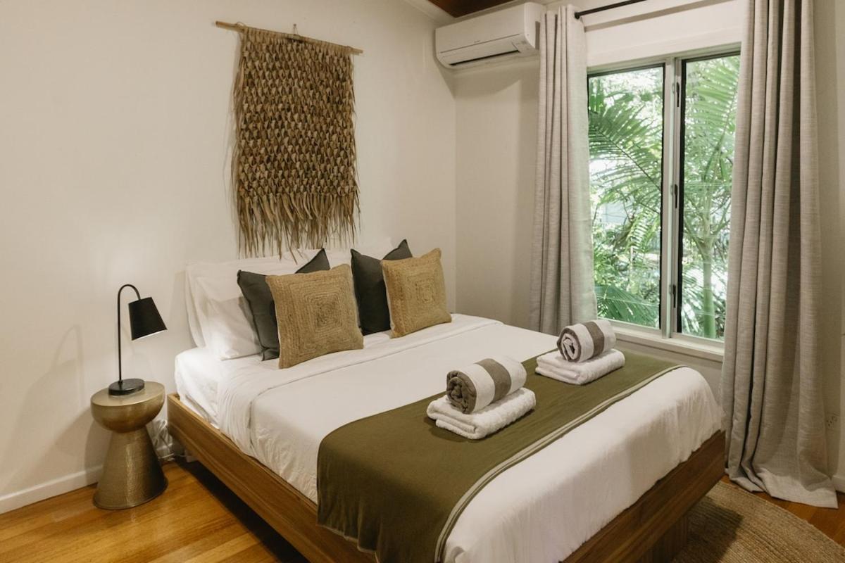 Reinwood Retreat - A Nestled In The Treetops Of A Rainforest * Trinity Beach