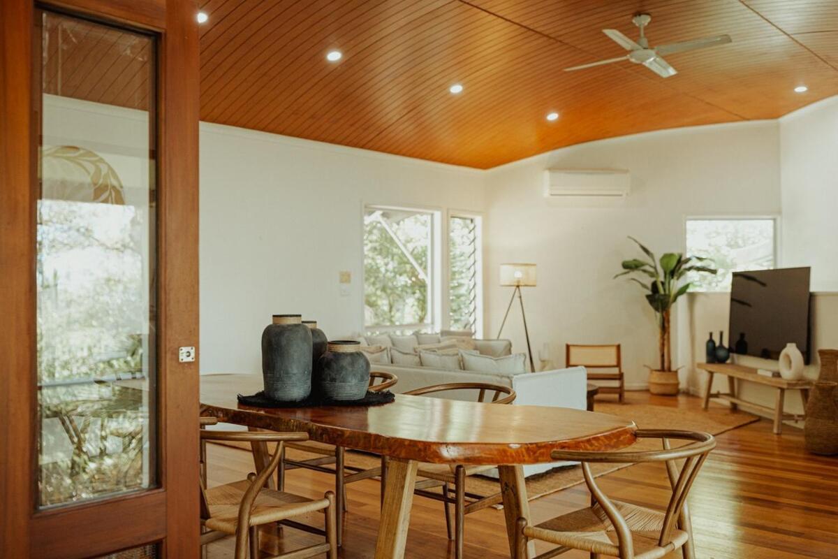 Reinwood Retreat - A Nestled In The Treetops Of A Rainforest * Trinity Beach