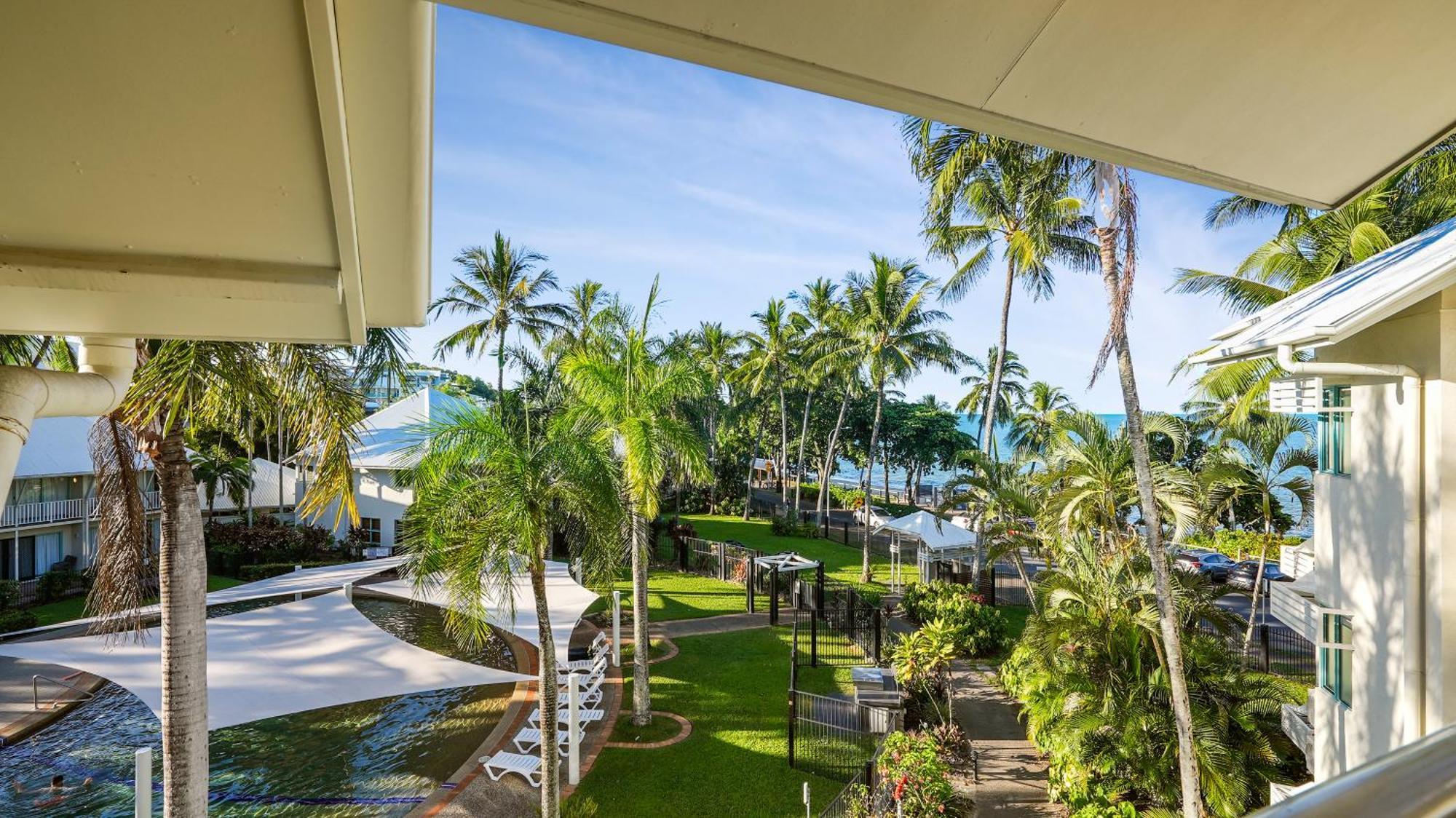 Aparthotel Coral Sands Beachfront