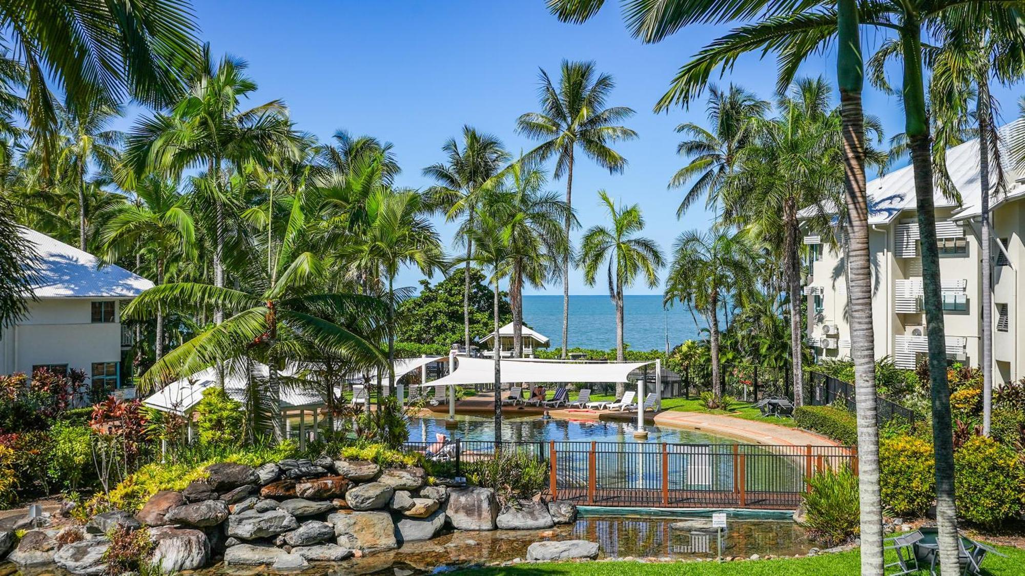 Coral Sands Beachfront Aparthotel Trinity Beach