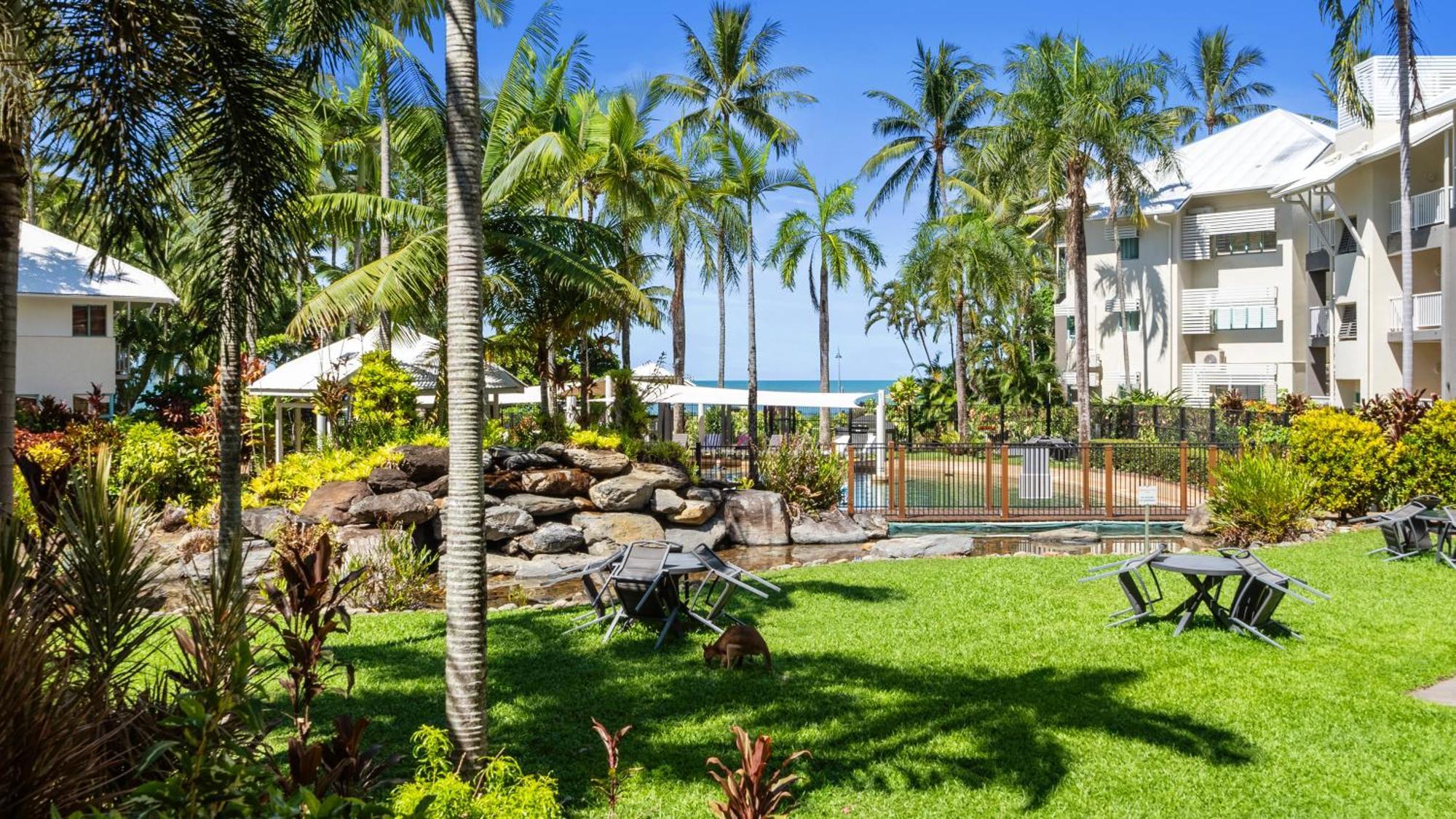 Coral Sands Beachfront Aparthotel Trinity Beach
