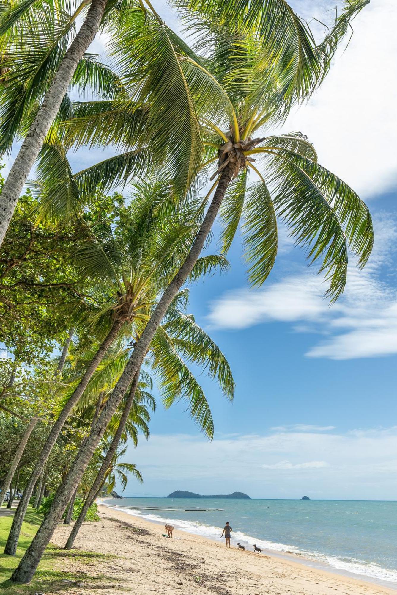 Coral Sands Beachfront Aparthotel 4*