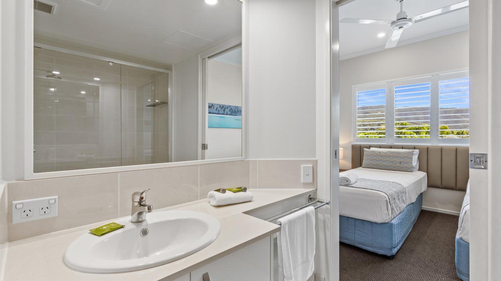 Coral Sands Beachfront 4* Trinity Beach