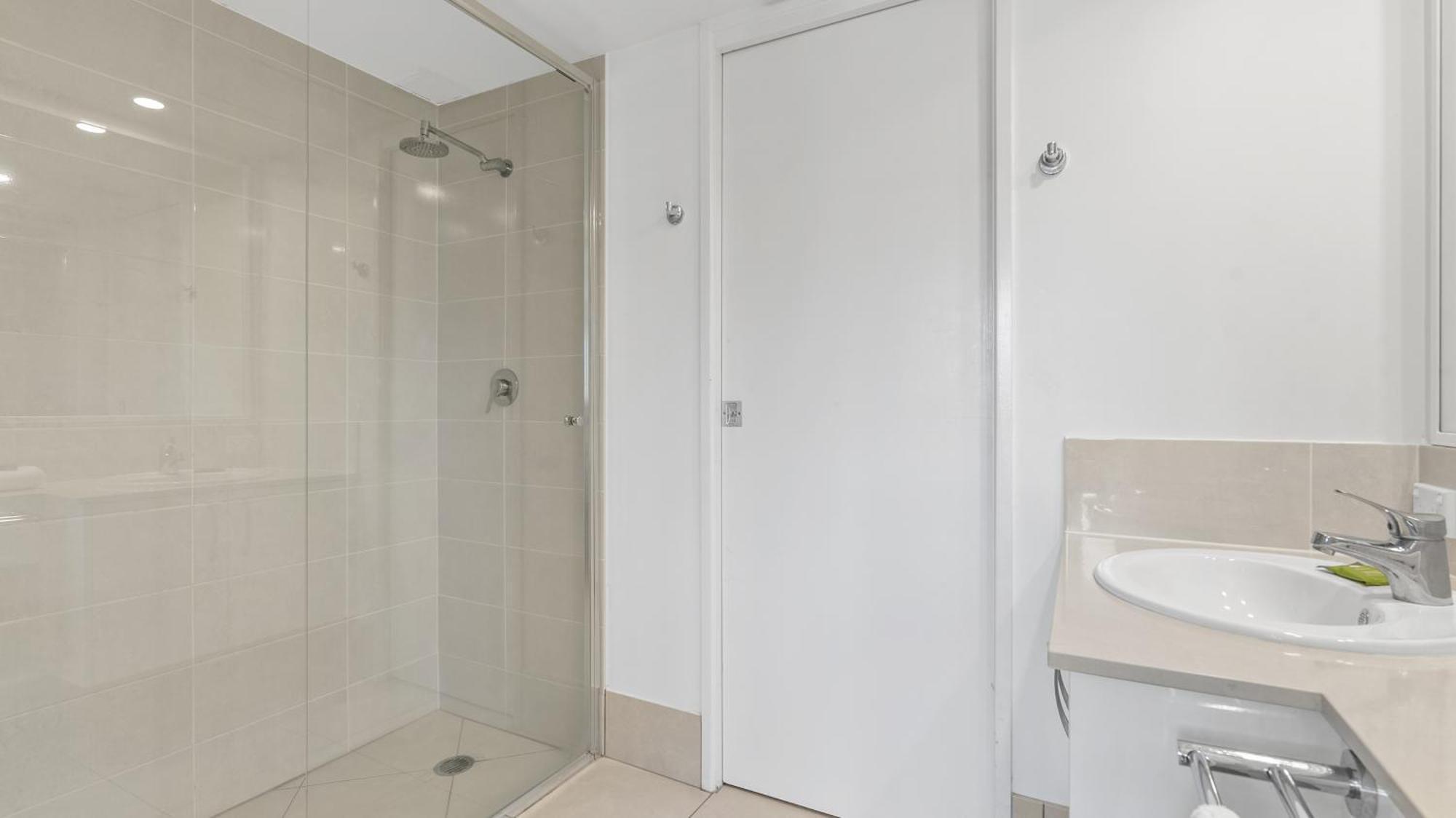 Aparthotel Coral Sands Beachfront 4*