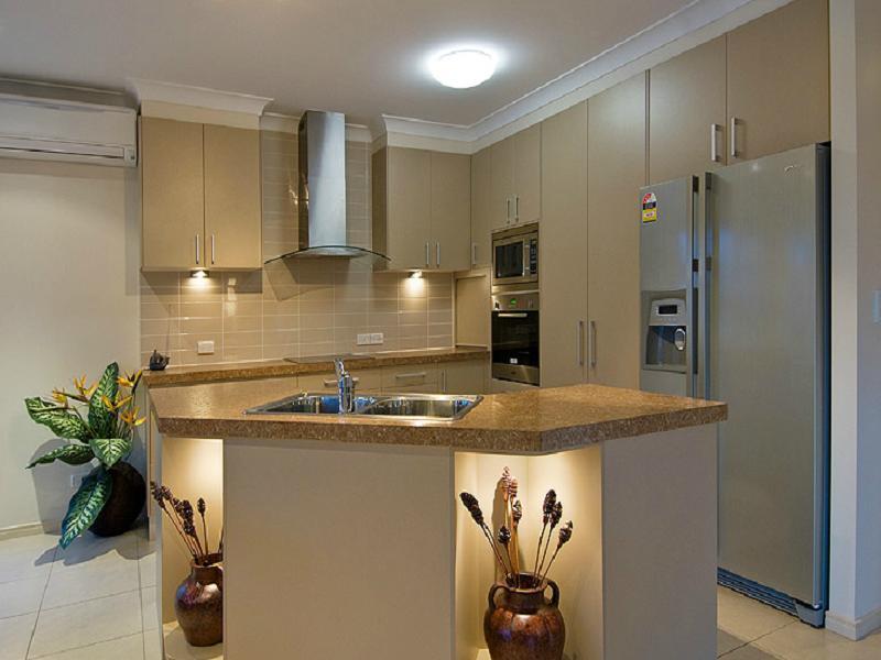 Eden Trinity Lagoon Front House Holiday home Trinity Beach