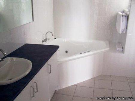 Roydon Beachfront 4* Trinity Beach