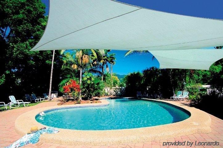 Roydon Beachfront Aparthotel 4*