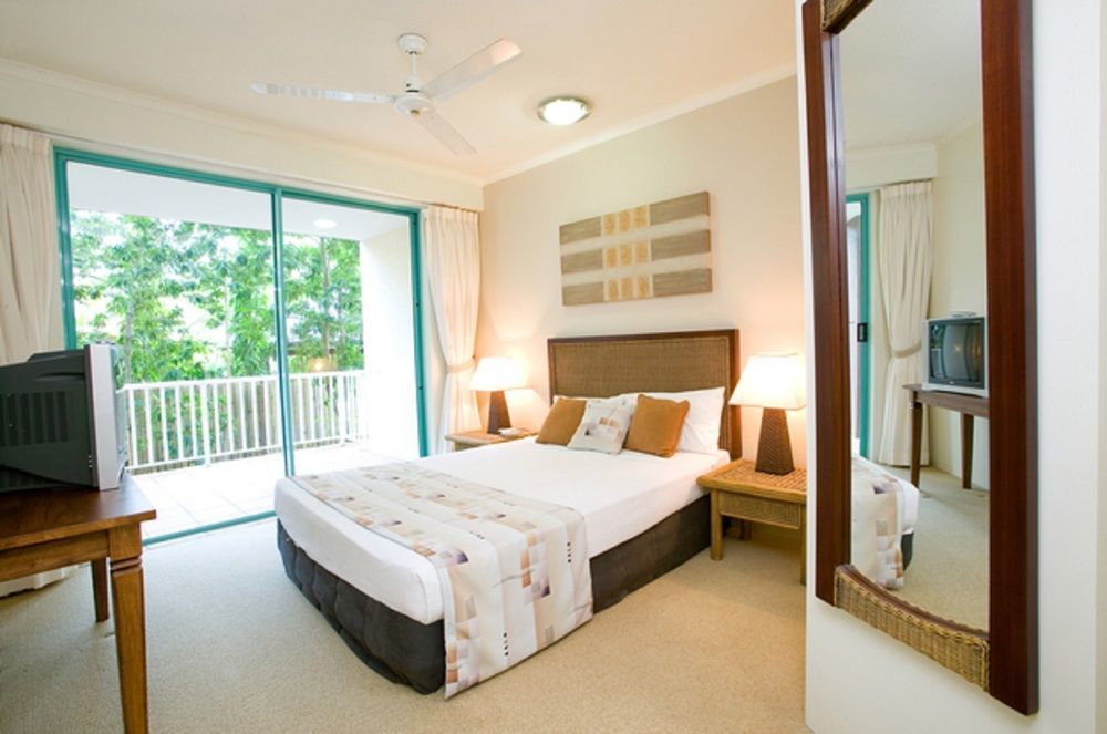 Aparthotel Coral Sands Beachfront 4*