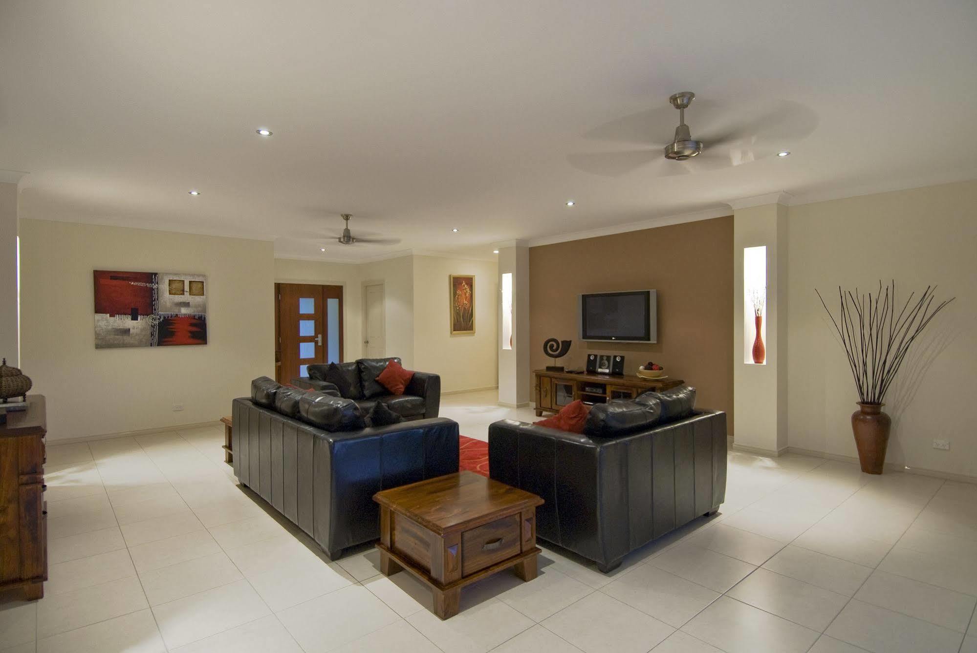 Eden Trinity Lagoon Front House Holiday home