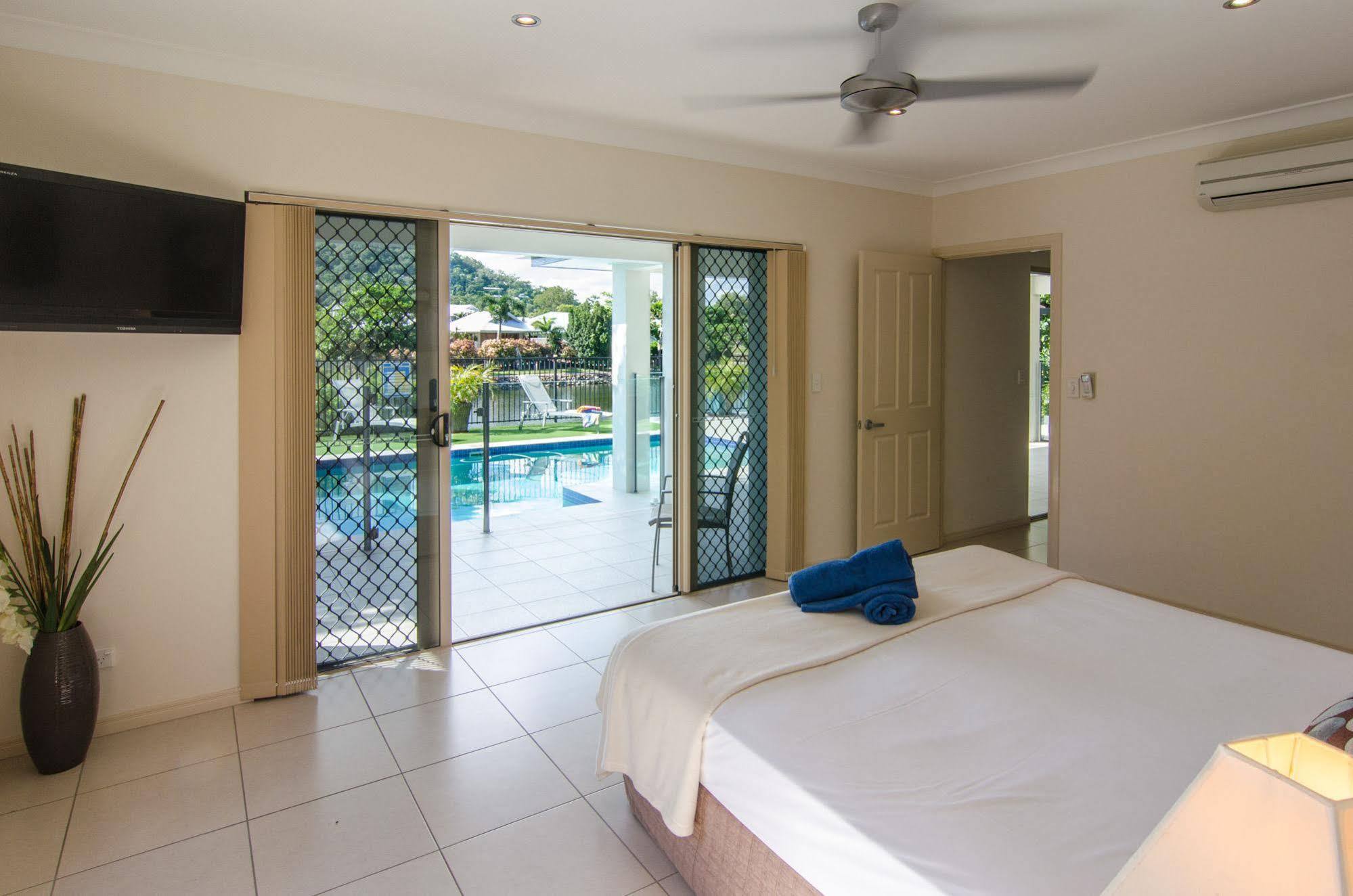 Eden Trinity Lagoon Front House *