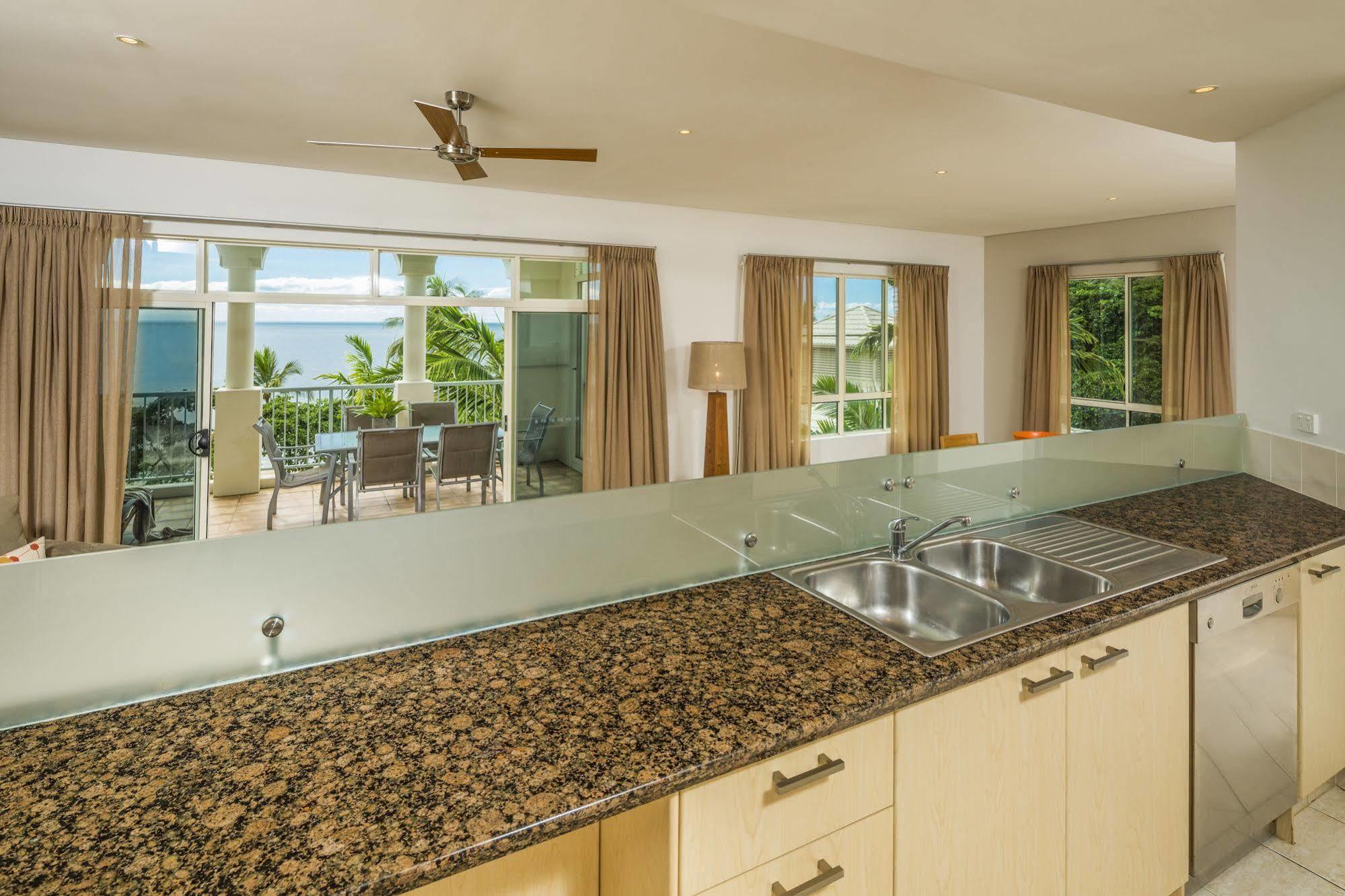 Aparthotel Sea Change Beachfront 5*