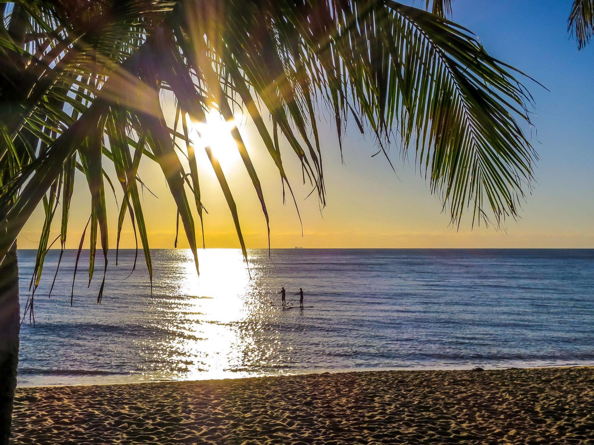 Aparthotel Roydon Beachfront 4*