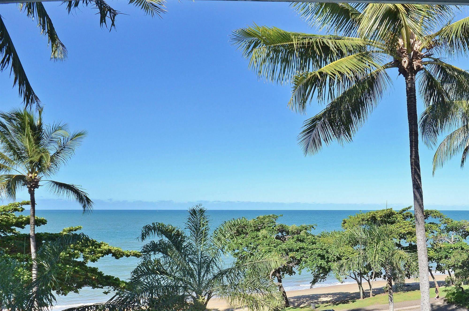 Aparthotel Roydon Beachfront 4*