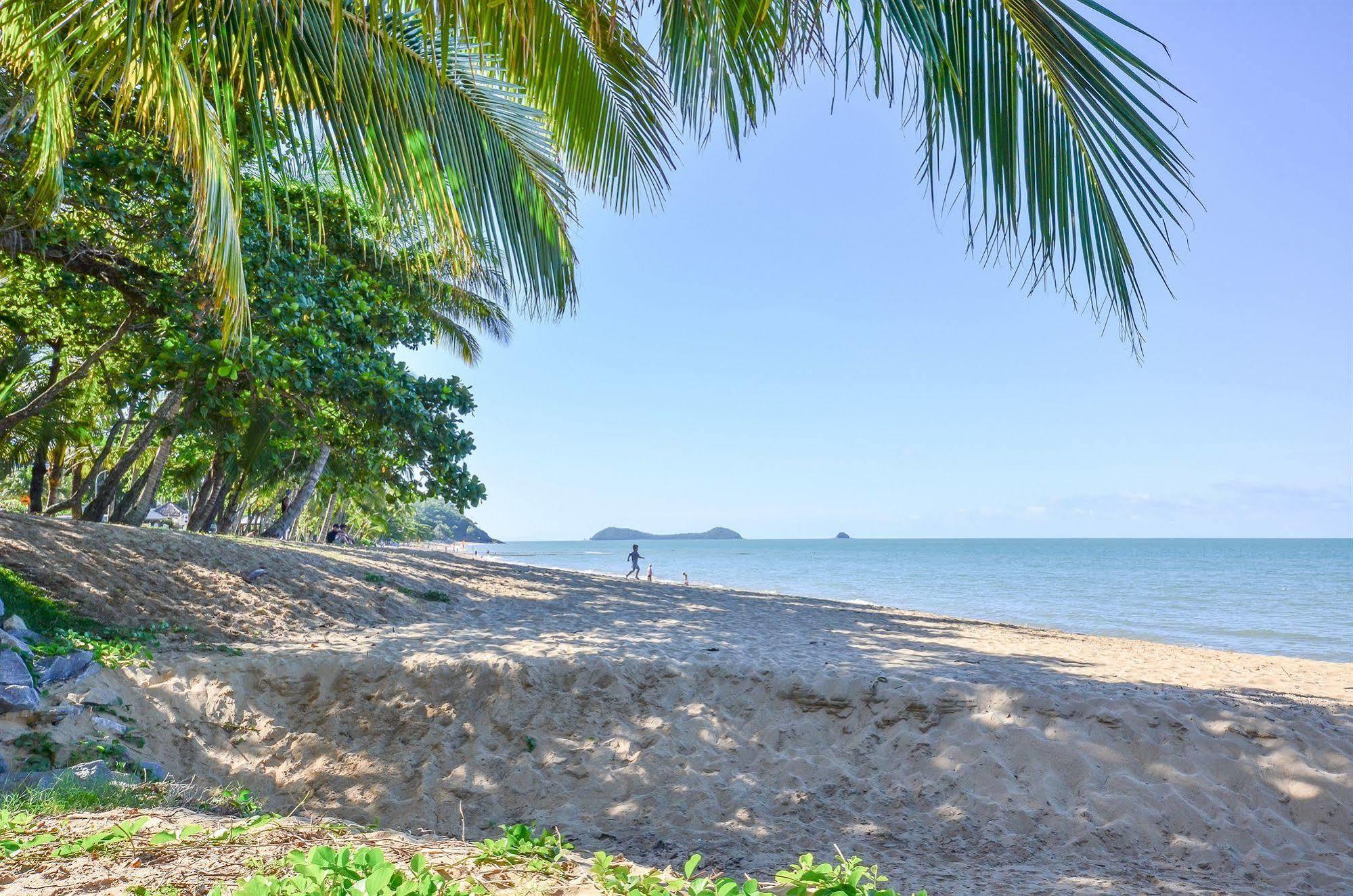 Roydon Beachfront Trinity Beach
