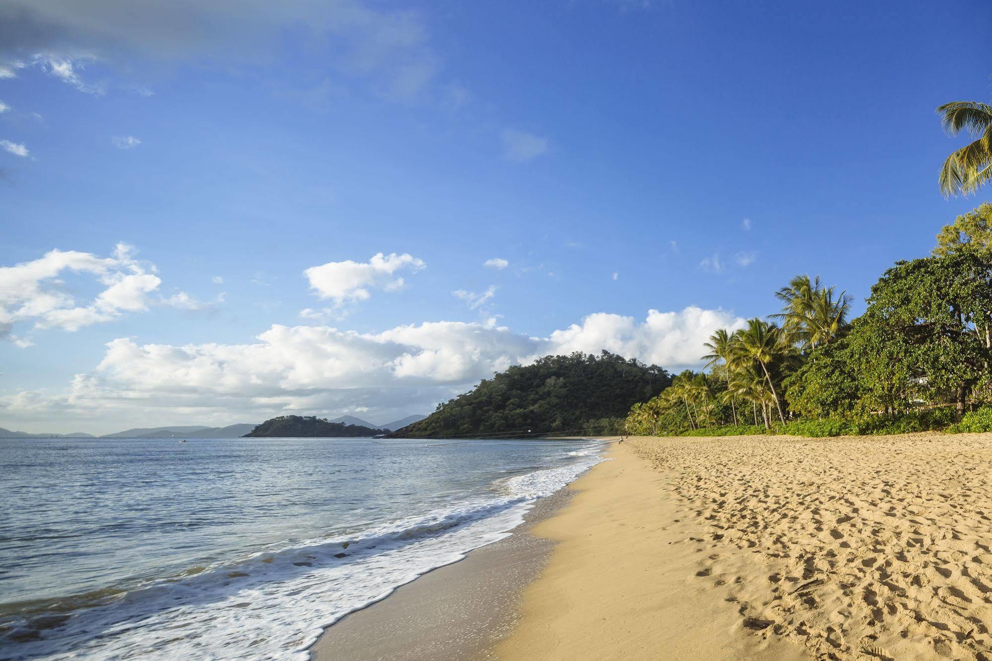 Coral Sands Beachfront Aparthotel 4*