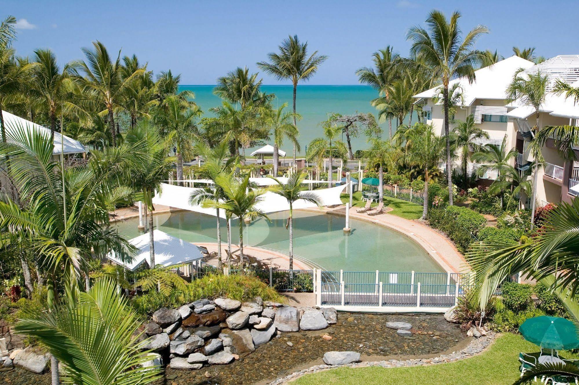 Coral Sands Beachfront Aparthotel 4*