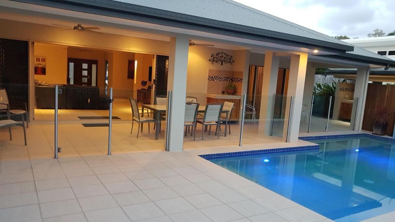 Eden Trinity Lagoon Front House Holiday home *