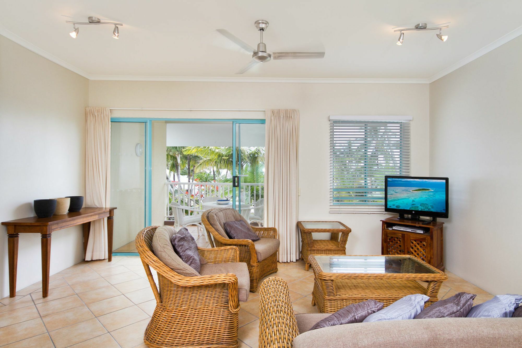Apartment Coastal Blue @ Trinity Trinity Beach