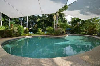 Roydon Beachfront Aparthotel Trinity Beach