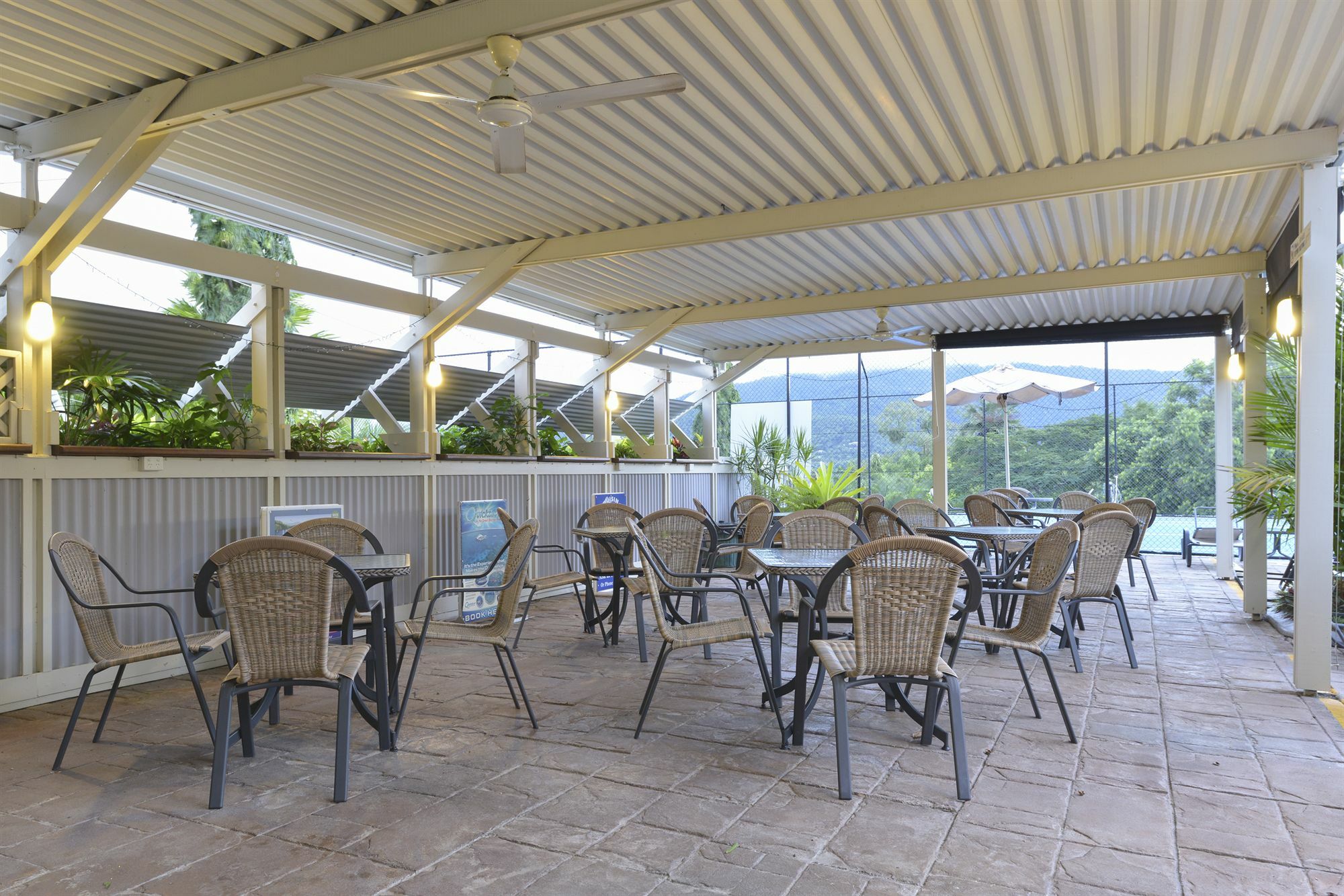 Amaroo At Trinity Aparthotel 4*