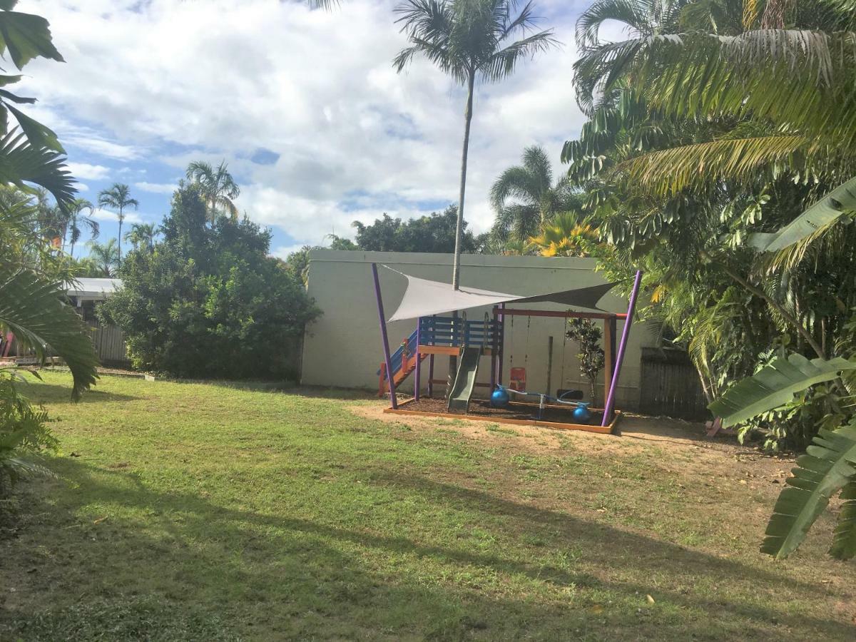 Heated Pool & Tropical Private Open Space Holiday home