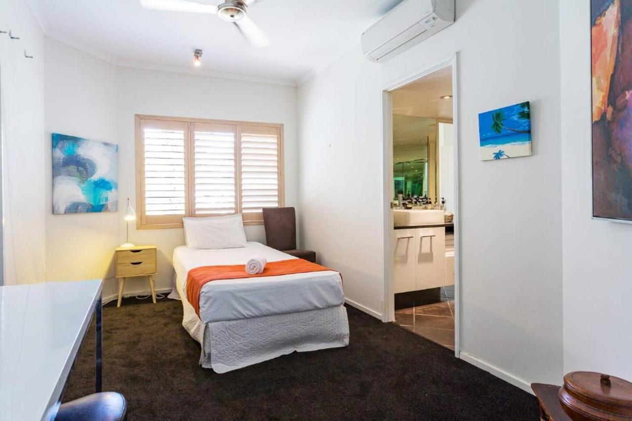 The Shack 3br Waterfront Resort, Own Wifi