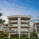 Beachfront 3-Bed With Pool & Stunning Ocean Views