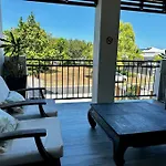 Luxury Marina View Apartment Cairns