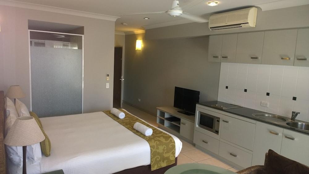 Aparthotel Blue Lagoon 4*