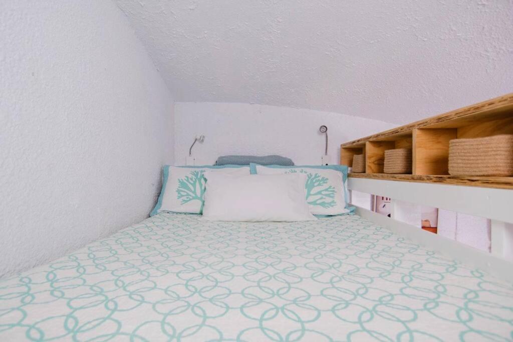 1 Bedroom Famous Beach-front Dome At Trinity Beach, Sleeps 4