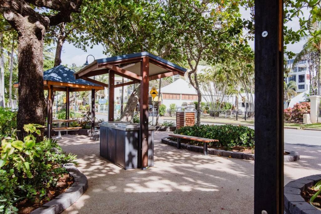 1 Bedroom Famous Beach-front Dome At Trinity Beach, Sleeps 4 Apartment
