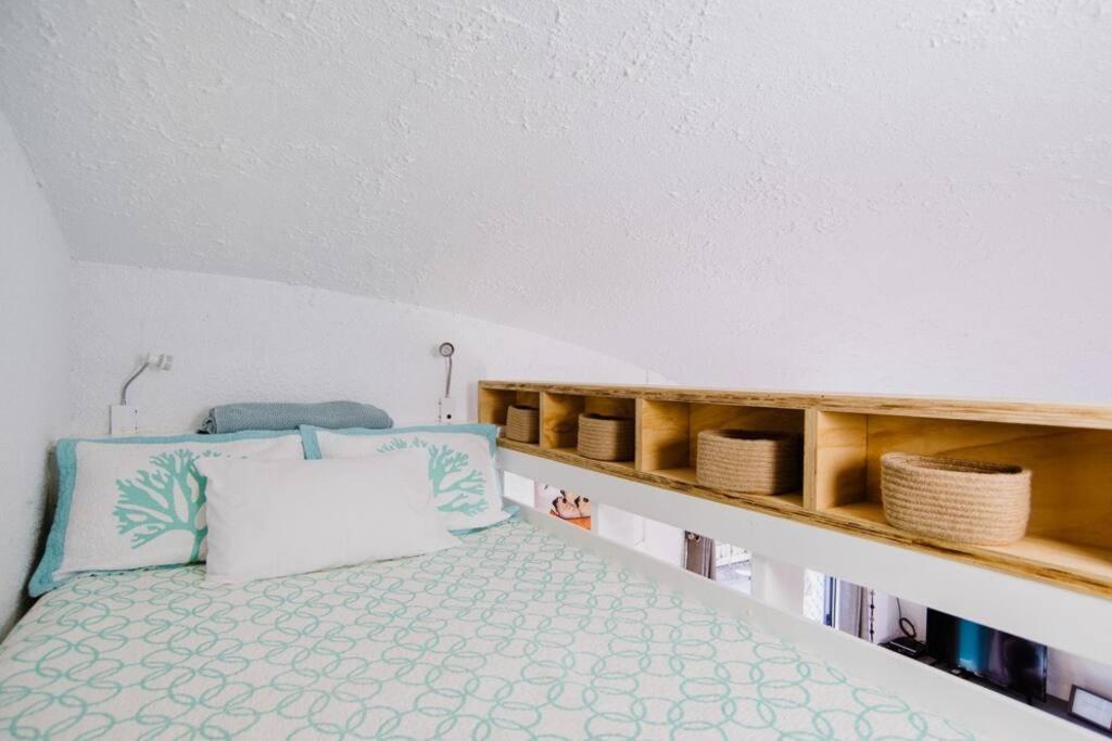 1 Bedroom Famous Beach-front Dome At Trinity Beach, Sleeps 4 Apartment *