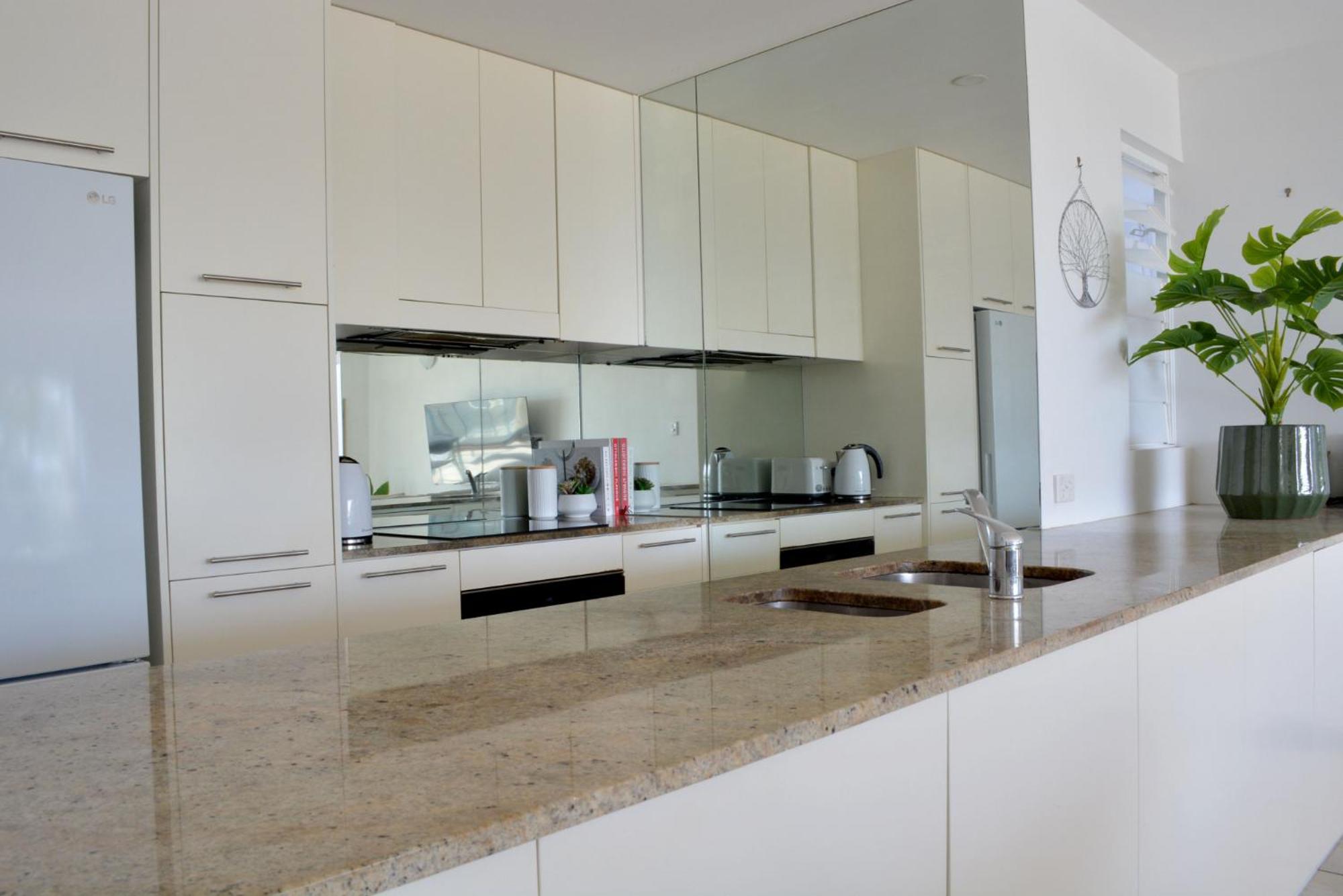 Beachfront 3-bed With Pool & Stunning Ocean Views Apartment