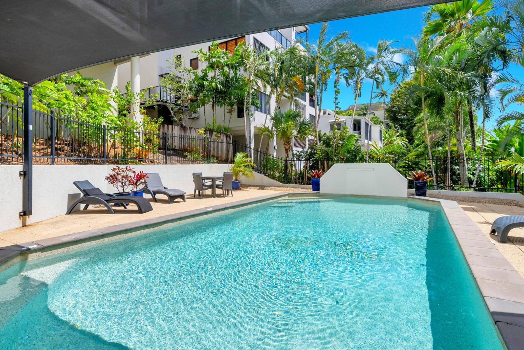 Beachfront 3-bed With Pool & Stunning Ocean Views Trinity Beach