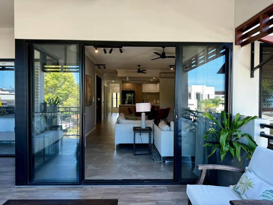 Luxury Marina View Cairns Apartment Trinity Beach