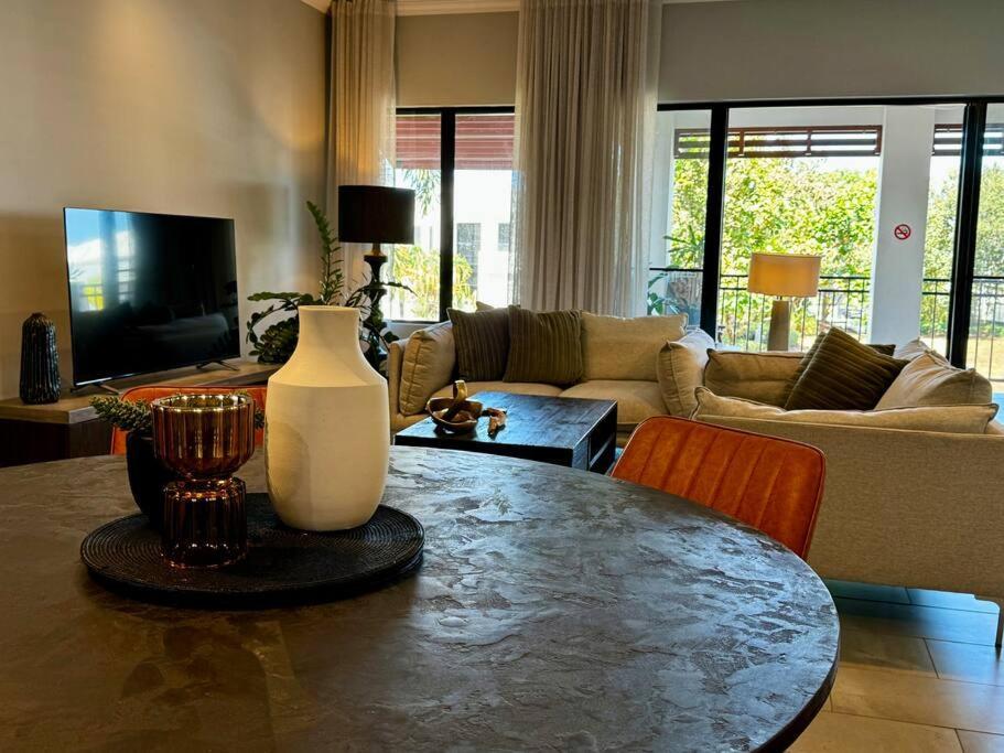 Luxury Marina View Cairns Apartment
