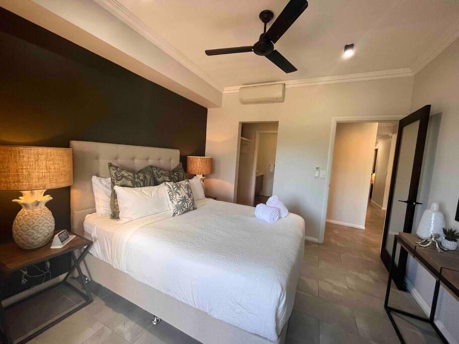 Luxury Marina View Cairns Apartment *
