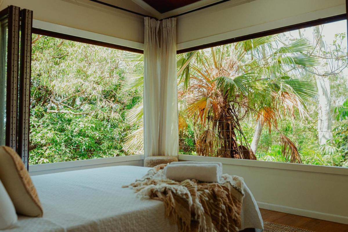 Reinwood Retreat - A Nestled In The Treetops Of A Rainforest Holiday home Trinity Beach