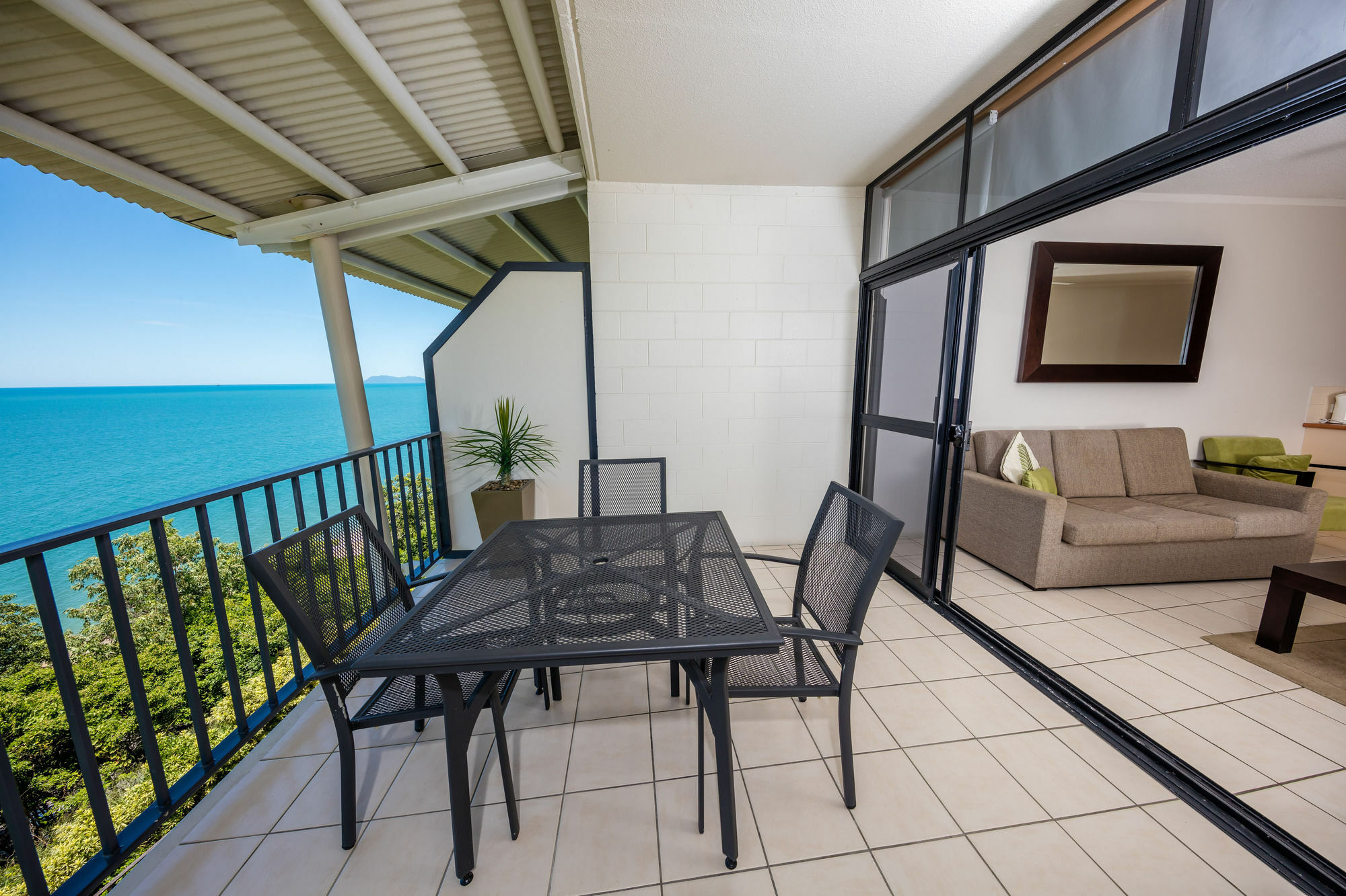 Amaroo At Trinity Aparthotel