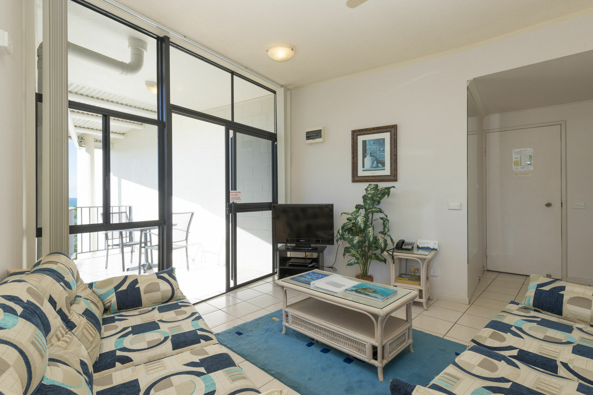 Aparthotel Amaroo At Trinity 4*